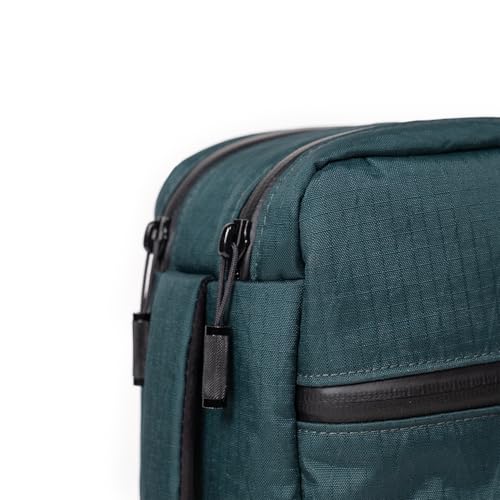 Topo Designs Global Pro Tech Case - color: Dark Pine