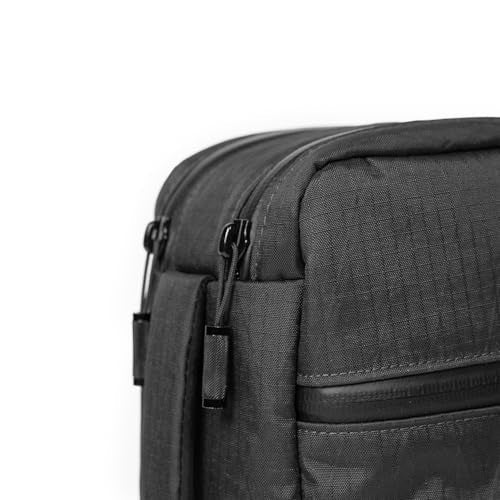 Topo Designs Global Pro Tech Case - color: Black